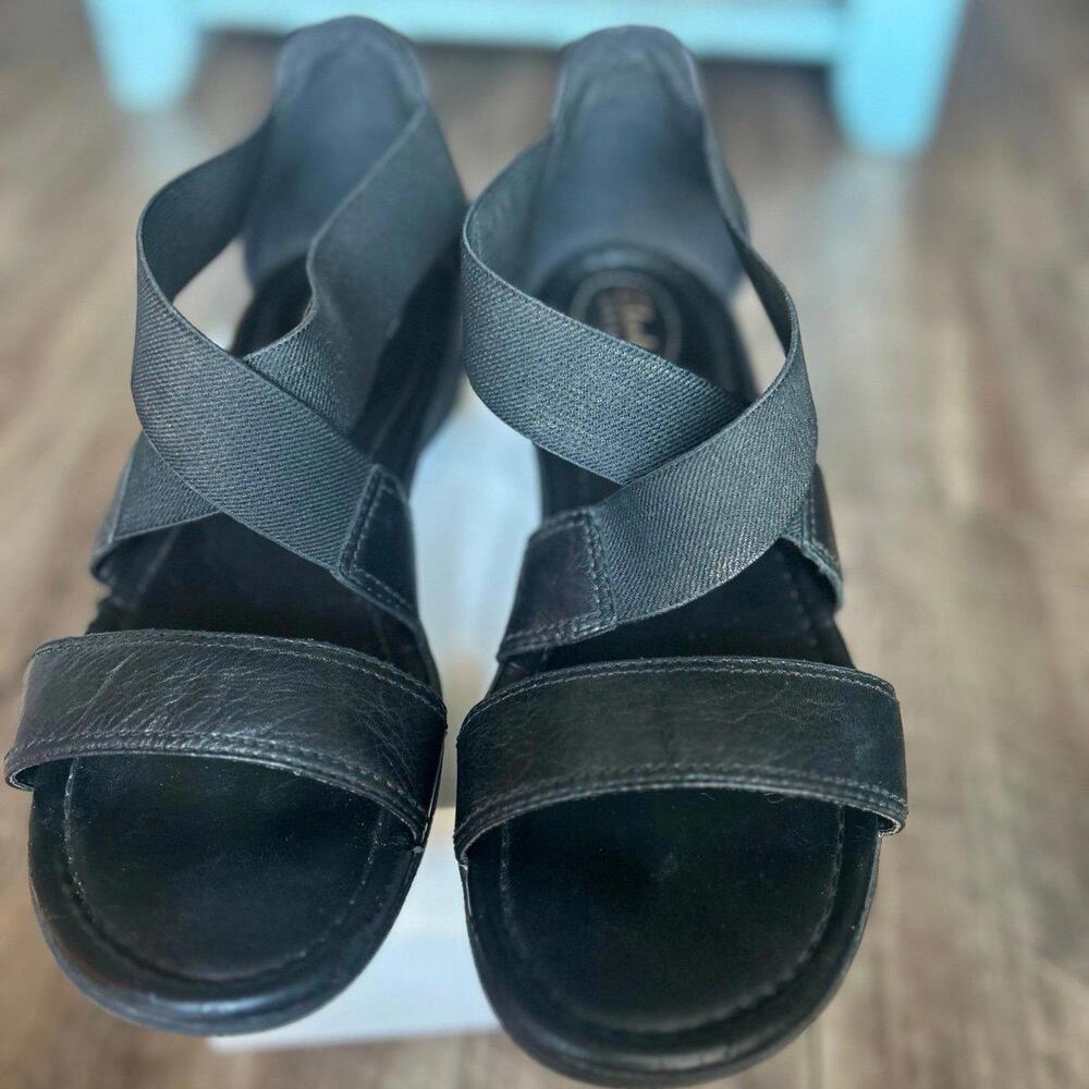 Clark’s Collection Women’s Camper Leather Black Sandals in
Size 9.5- Comfort Fit